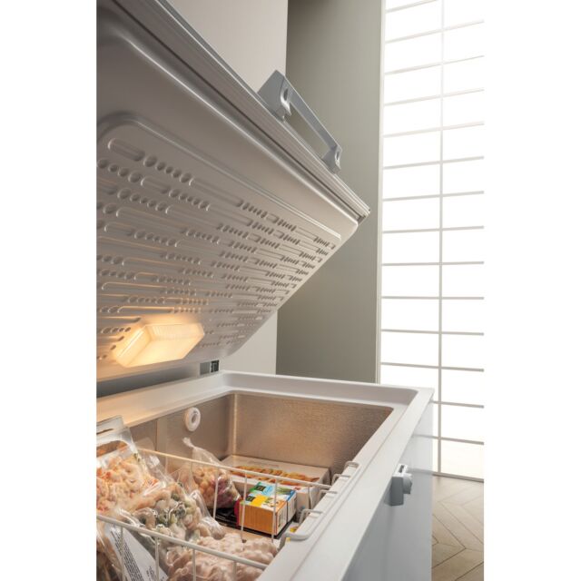 Hotpoint CS1A250H 250Ltr Chest Freezer